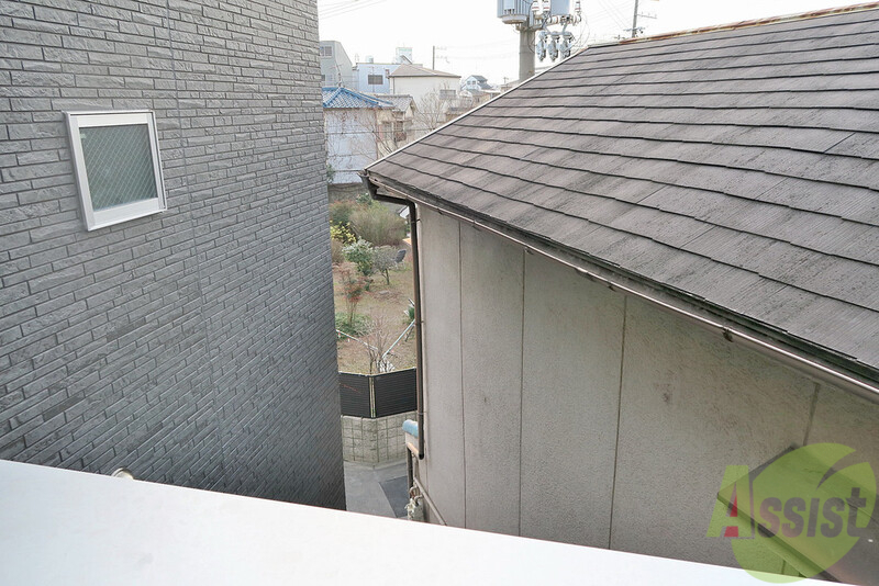 トイレ　周辺は、落ち着いた街並みの住宅街となっています