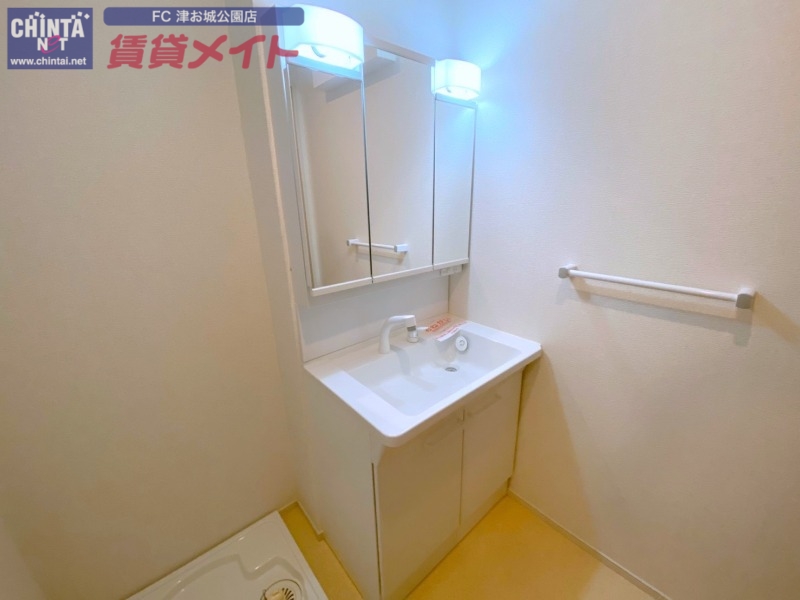 洗面設備　反転タイプ参考写真