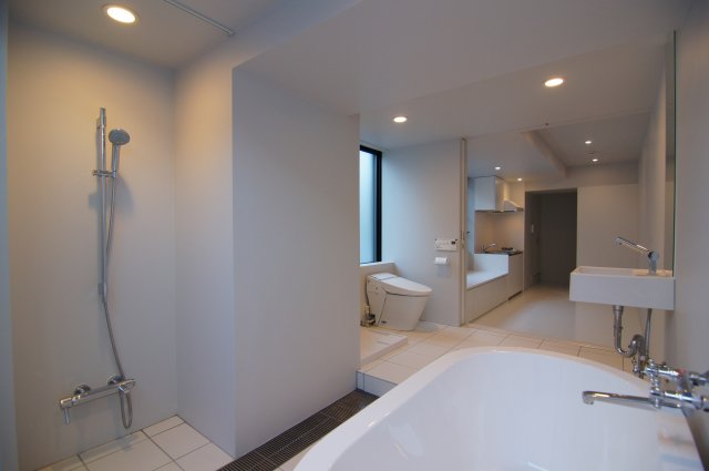 バス・シャワールーム　日々の疲れを癒すお風呂付です