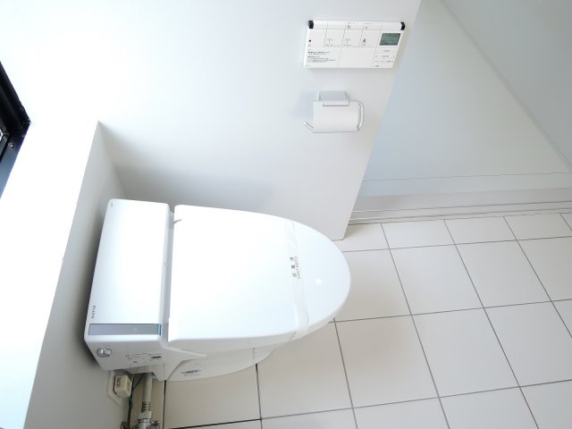 トイレ　温水洗浄便座