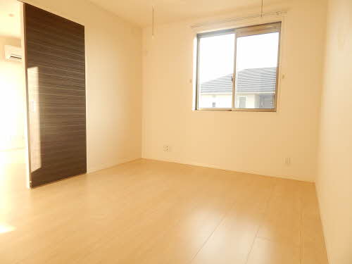 その他部屋・スペース　風通しも良い寝室です☆