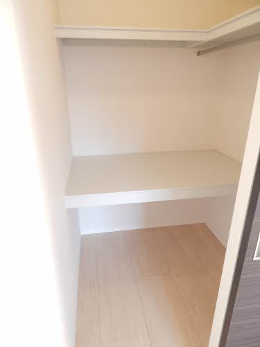 収納　ウォークインクローゼットなので収納豊富です☆