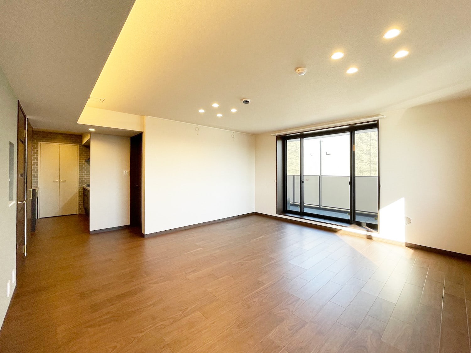 居室・リビング　広々20帖で池袋の夜景も見れます