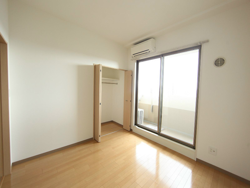 バルコニー　洋室6.1帖　クローゼット付　南向きバルコニー