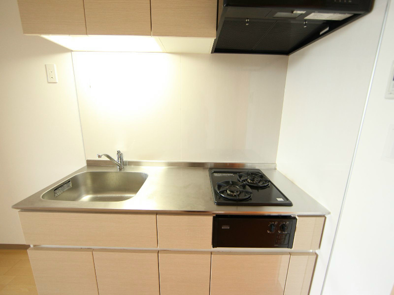 キッチン　システムキッチン（ガス2口）冷蔵庫・レンジ等ご用意できます