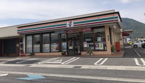 コンビニ　セブンイレブン 福山山手店（コンビニ）まで911m