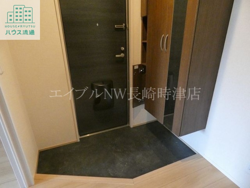 玄関　※別号室写真になります。