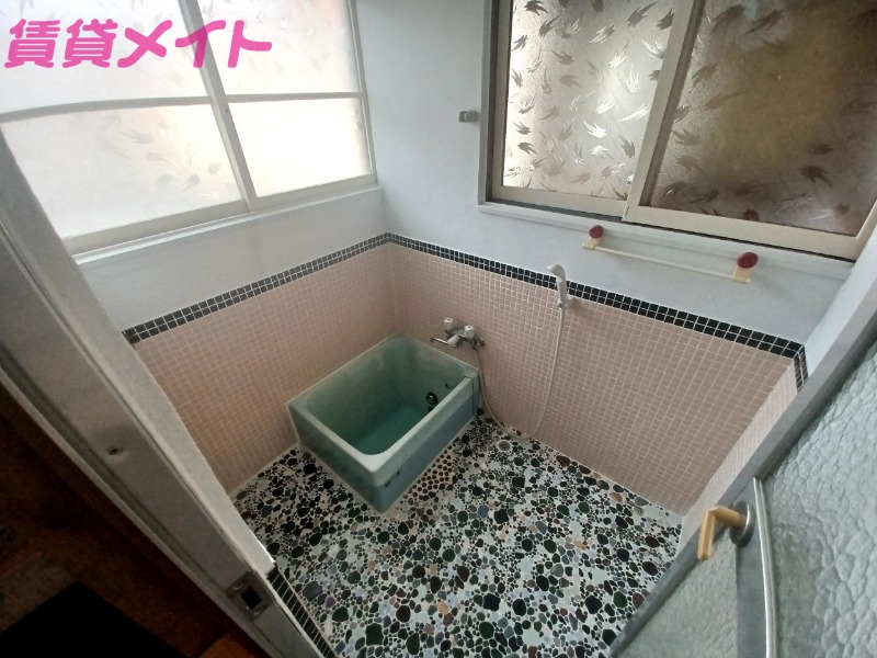 バス・シャワールーム　別部屋同型写真