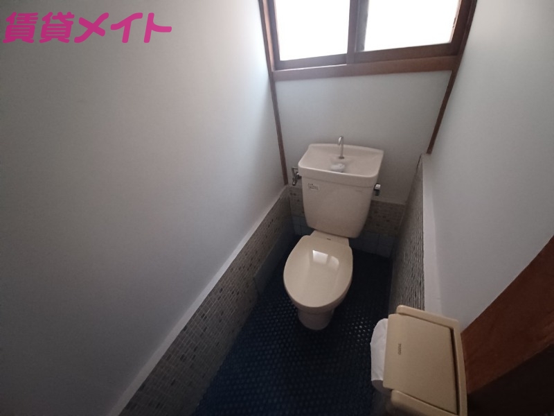 トイレ　別部屋同型写真