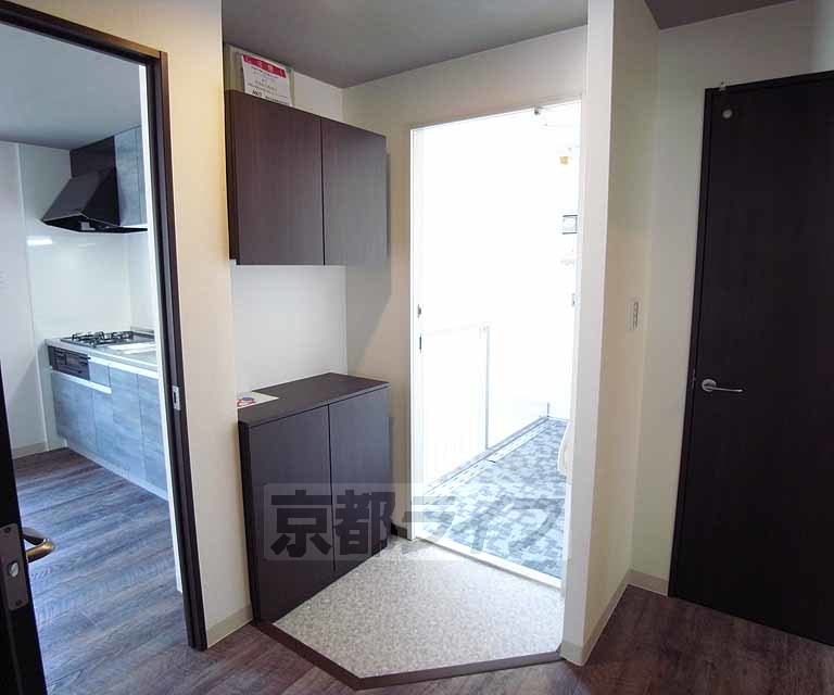 玄関　たっぷりの空間の開放的かつ機能的な玄関