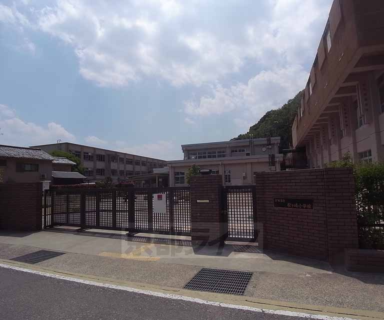 小学校　松ヶ崎小学校（小学校）まで106m