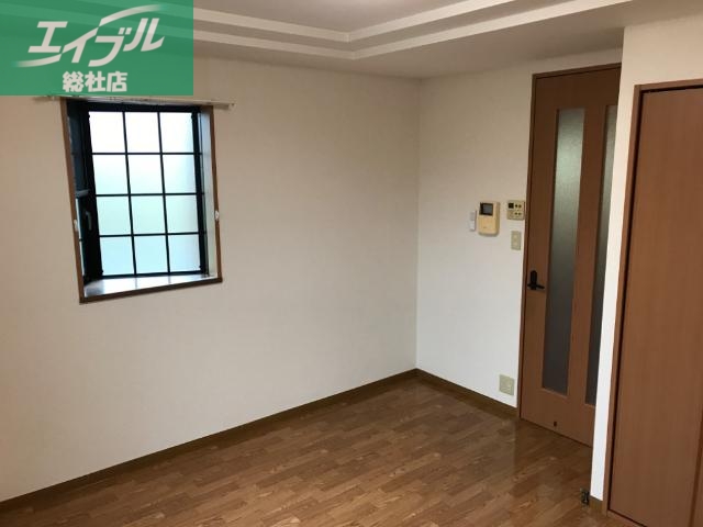 居室・リビング　室内