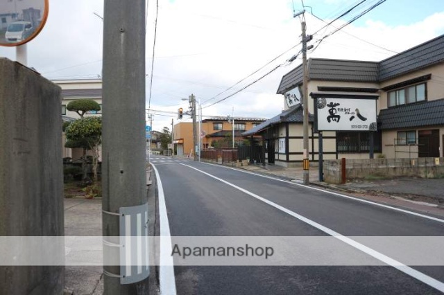 その他　前面道路（その他）まで0m