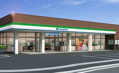 コンビニ　ファミリーマート 新宿損保ジャパン店（コンビニ）まで682m