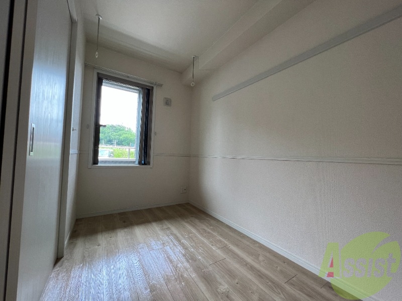 その他部屋・スペース　寝室です。落ち着いた色合いがいいですね。