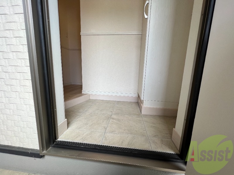 玄関　玄関から撮影しました。広々としていますね。