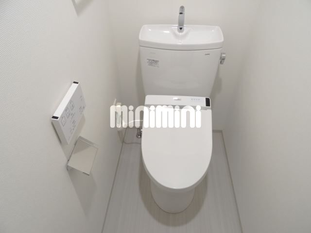 トイレ　温水洗浄便座