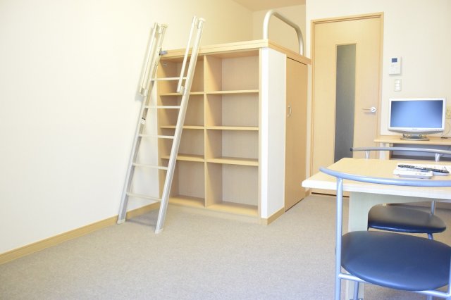 居室・リビング　２Ｆは絨毯です!!