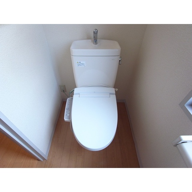 トイレ　温水洗浄便座