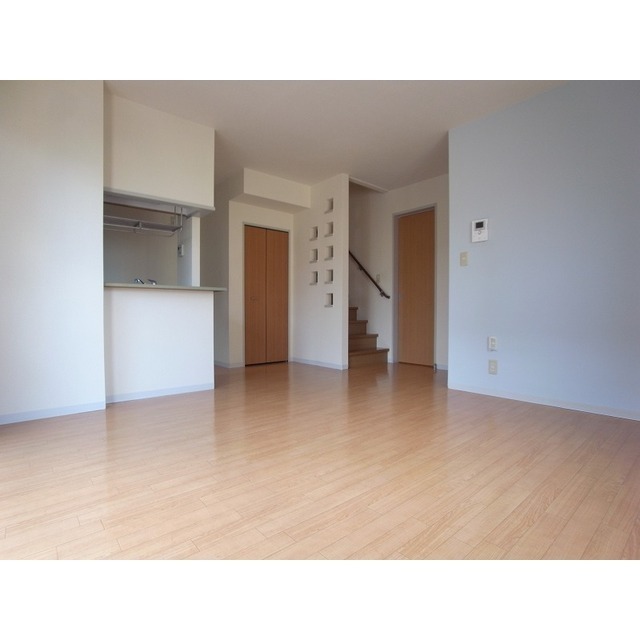 居室・リビング　１階１２．３帖リビング