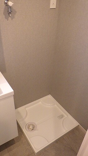 その他設備　室内洗濯機置場　※同タイプ（202号室）の写真