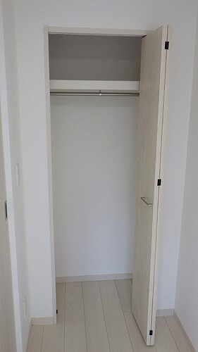 収納　クロゼット　※同タイプ（202号室）の写真