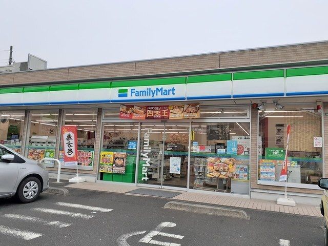 コンビニ　ファミリーマート（コンビニ）まで290m