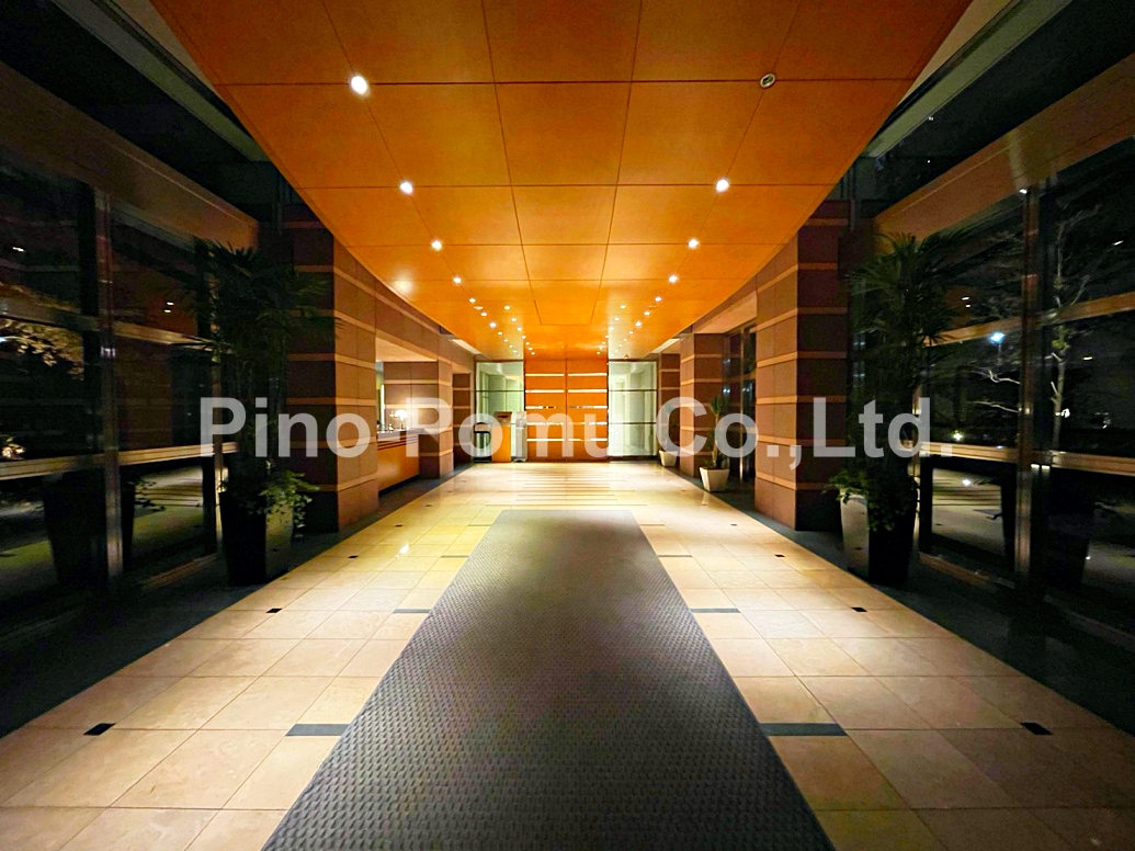 コンビニ　ファミリーマート渋谷一丁目店（コンビニ）まで62m