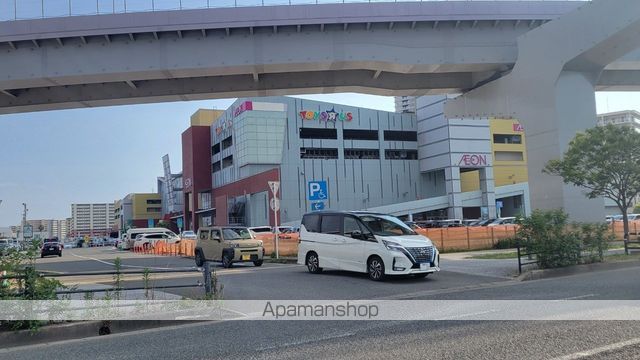 ショッピングセンター　イオンモール香椎浜（ショッピングセンター）まで300m