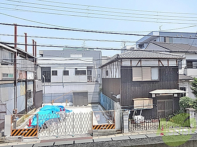 眺望　周辺は閑静な住宅街です。コンビニはすぐそこにあります♪