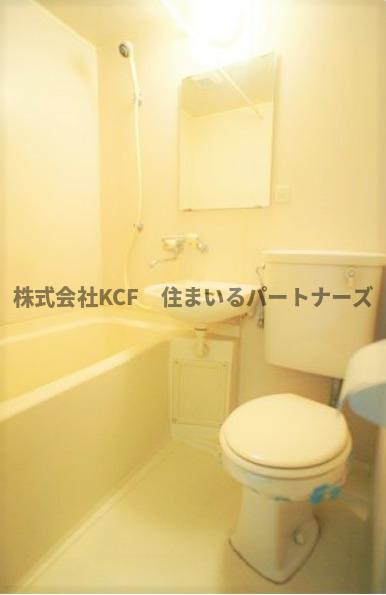 バス・シャワールーム　落ち着いた空間のお風呂です