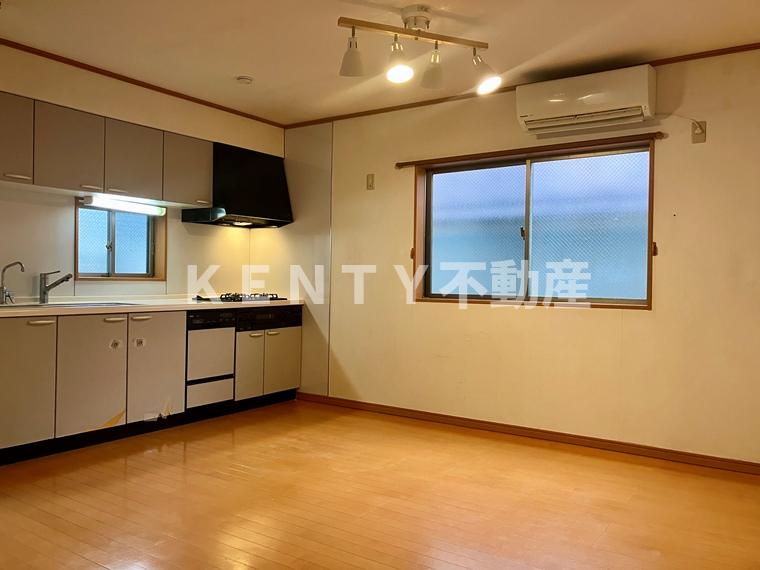 居室・リビング　居間です