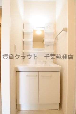 洗面設備　朝の準備に活躍する、洗髪洗面化粧台！