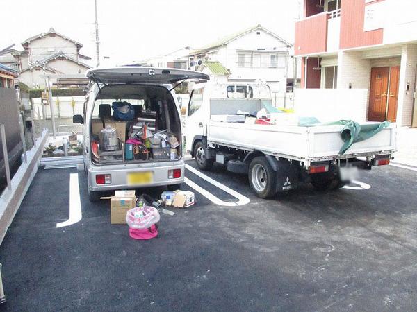 駐車場　敷地内駐車場！