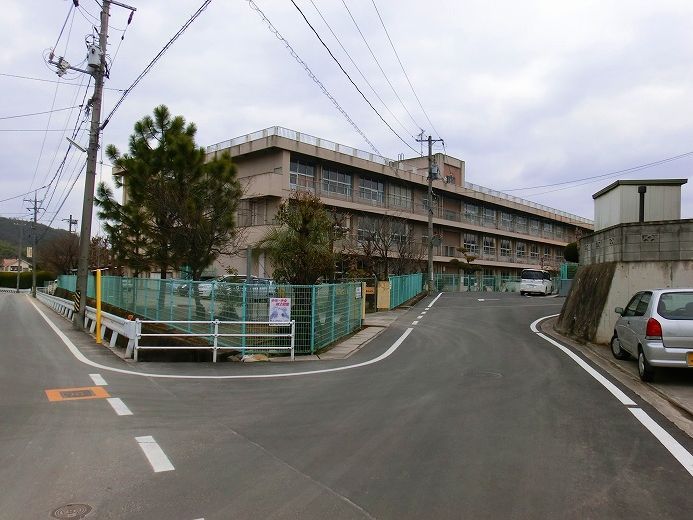 小学校　福山市立坪生小学校（小学校）まで803m