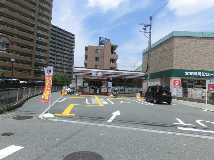 コンビニ　セブンイレブン（コンビニ）まで100m