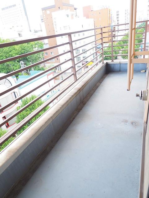 バルコニー　バルコニー