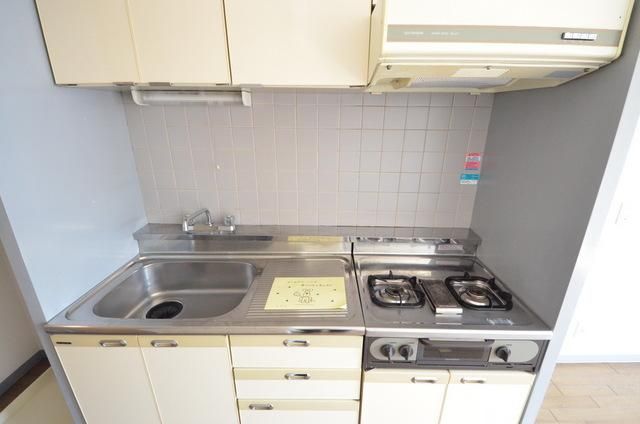 キッチン　☆二口ガスコンロで火力が必要なお料理も出来ますよ☆