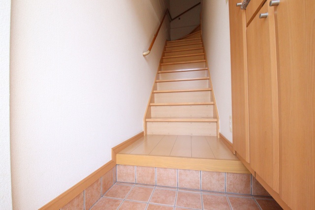 玄関　※別室の参考写真の為、現況優先です。