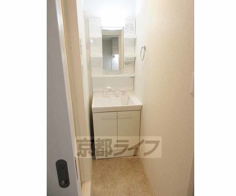 洗面設備　独立洗面台で生活快適