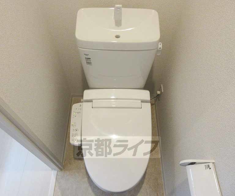 トイレ　ウォシュレット付き