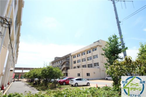 中学校　明石市立大蔵中学校（中学校）まで1043m