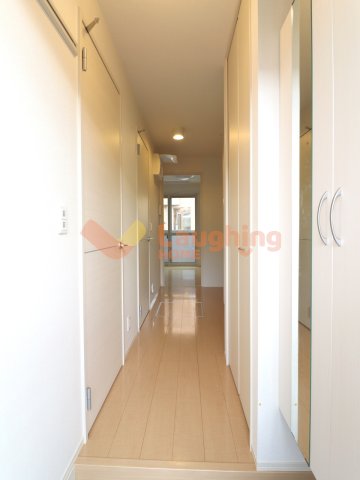 玄関　収納もある玄関です