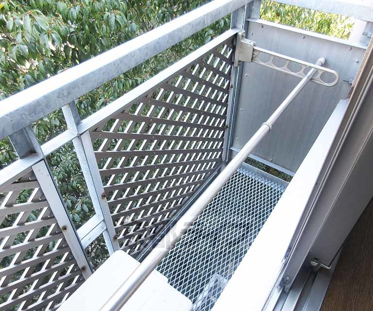 バルコニー　洗濯物を干す際に