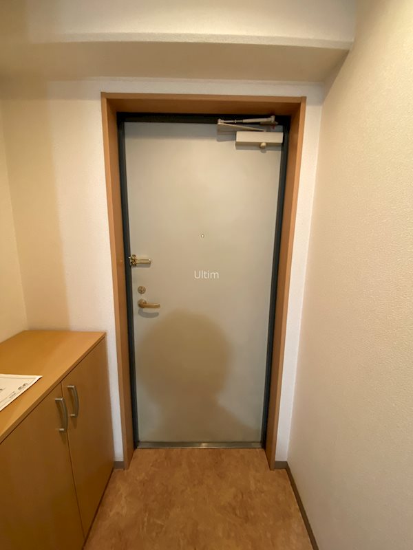 玄関　別部屋のお写真です。ご参考までに！