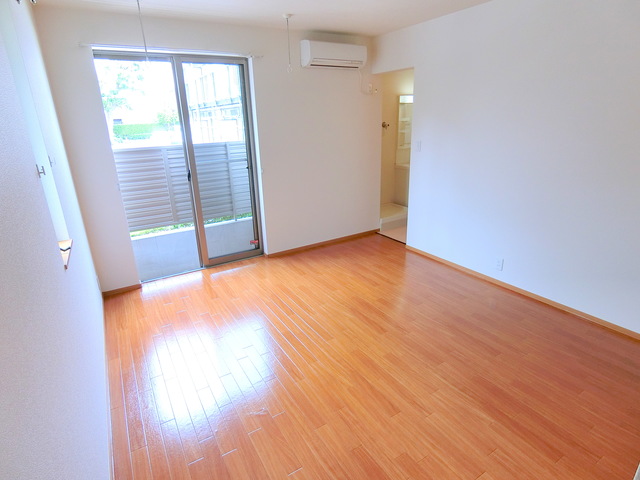 居室・リビング　★日当り良好のお部屋★