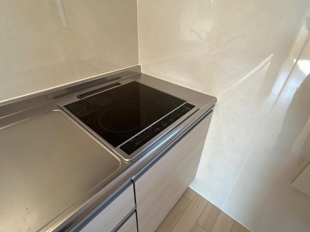 キッチン　IHクッキングヒーター（イメージ）