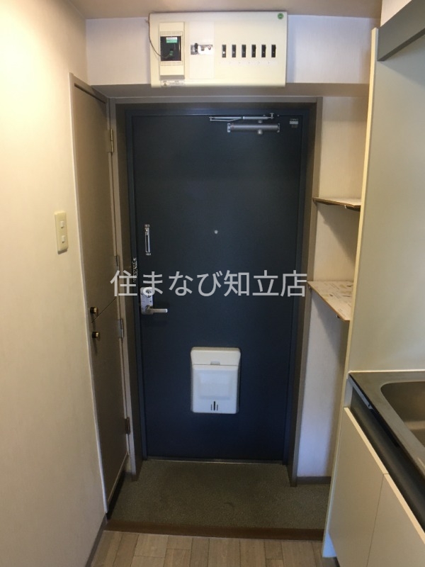 玄関　同型別部屋写真