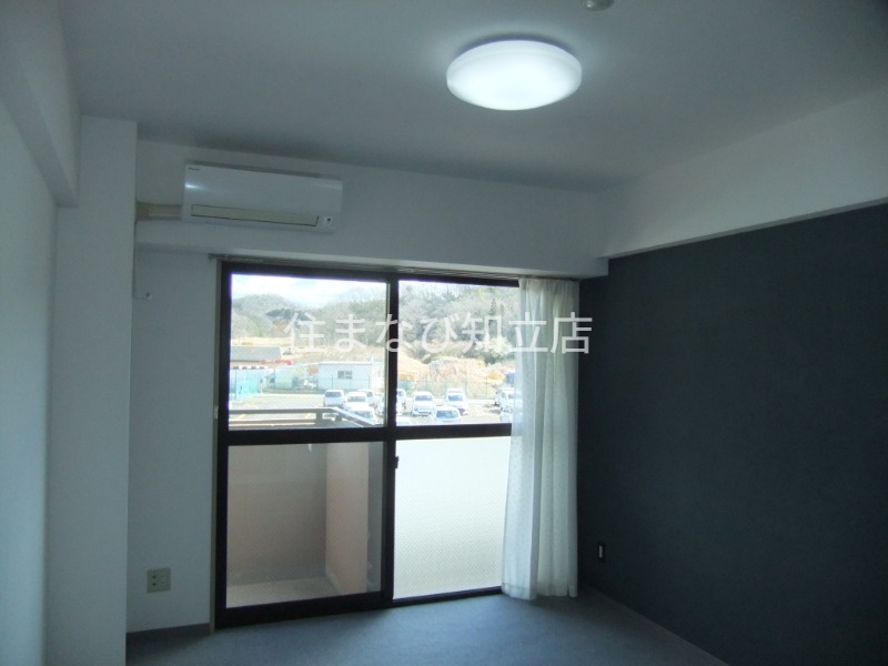 居室・リビング　同型別部屋写真