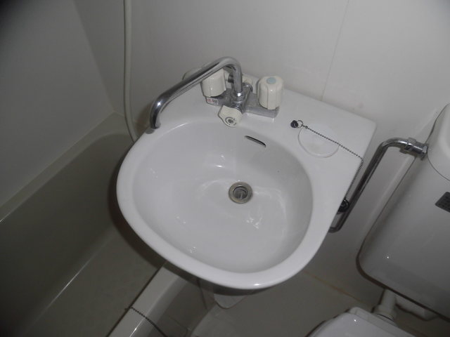 洗面設備　お風呂の隣には洗面所があります